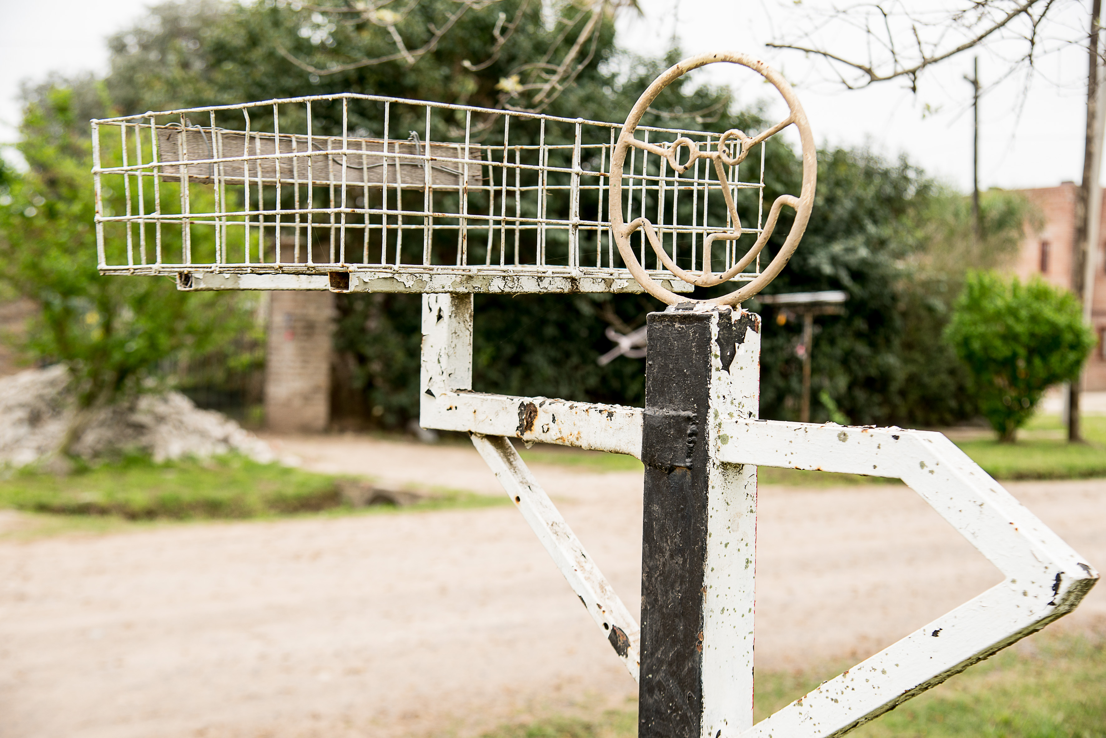 Cerco, portaresiduos y veredas: cómo son las multas por no tener en condiciones el frente de tu casa en Funes